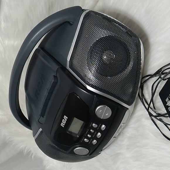 RCA Portable & Electric Boombox CD Cassette AM/FM Player Works Vintage - Picture 7 of 12